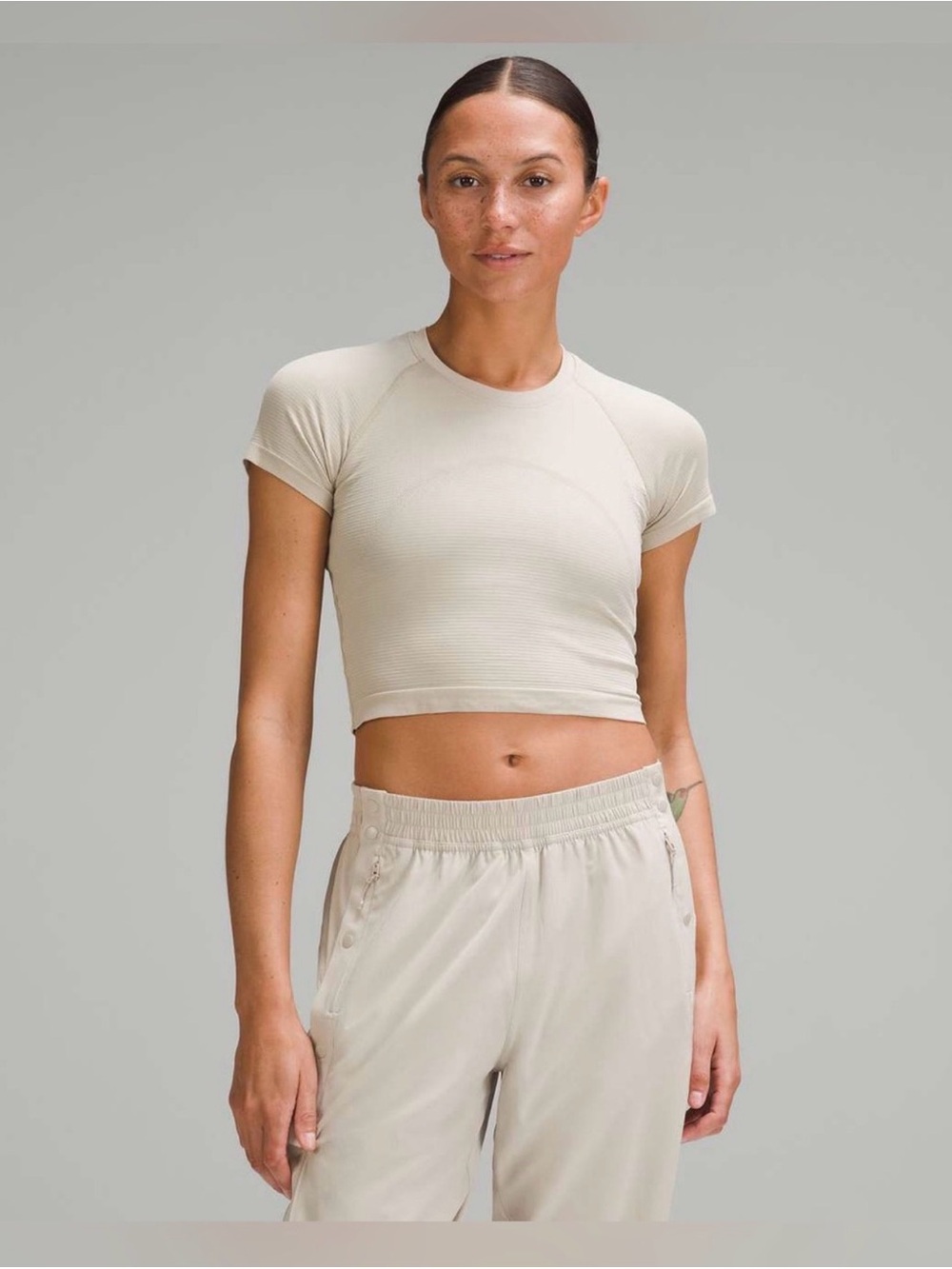 NWT Swiftly Tech Cropped Short-Sleeve Shirt MOVT 10